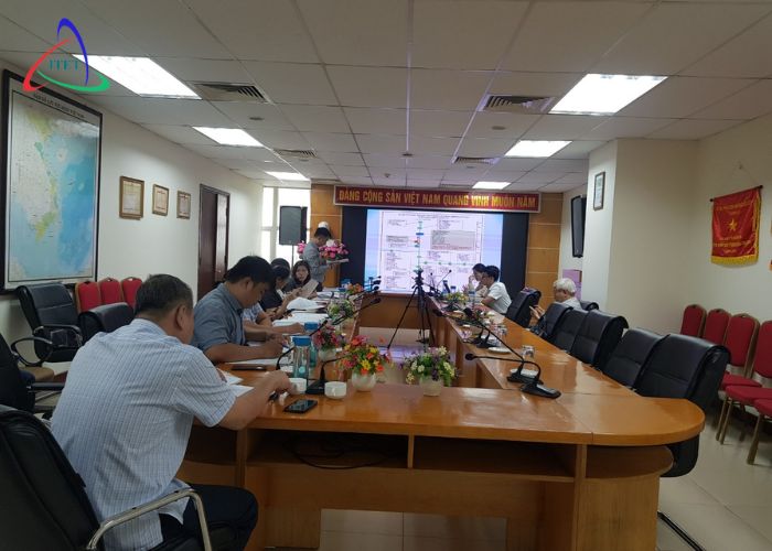 Thư ký Hội đồng đọc biên bản kết thúc cuộc họp và dự án đã được Hội đồng thông qua